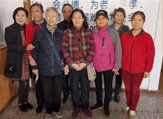 看望老人